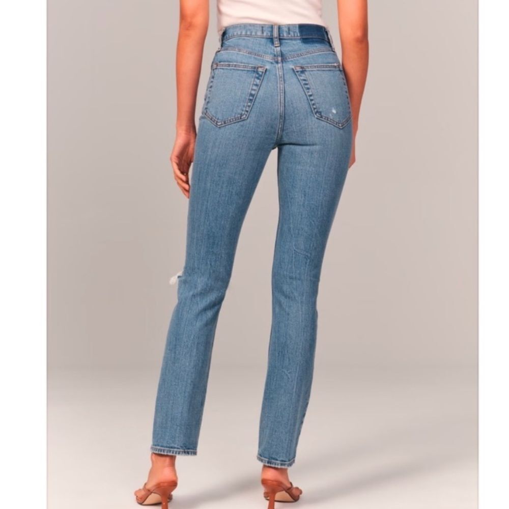 Abercrombie & Fitch 90’s Slim Straight High Rise Blue Jeans